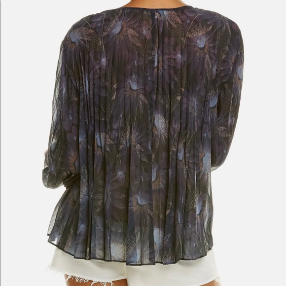 Vince Deco Floral Long Sleeve Pleated Blouse - Picture 4 of 10